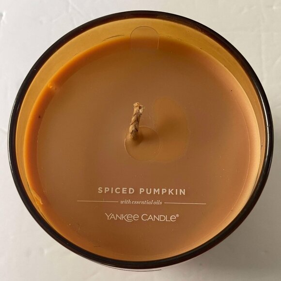 NWT- Yankee Candle Spiced Pumpkin Candle 10 oz - Picture 3 of 3